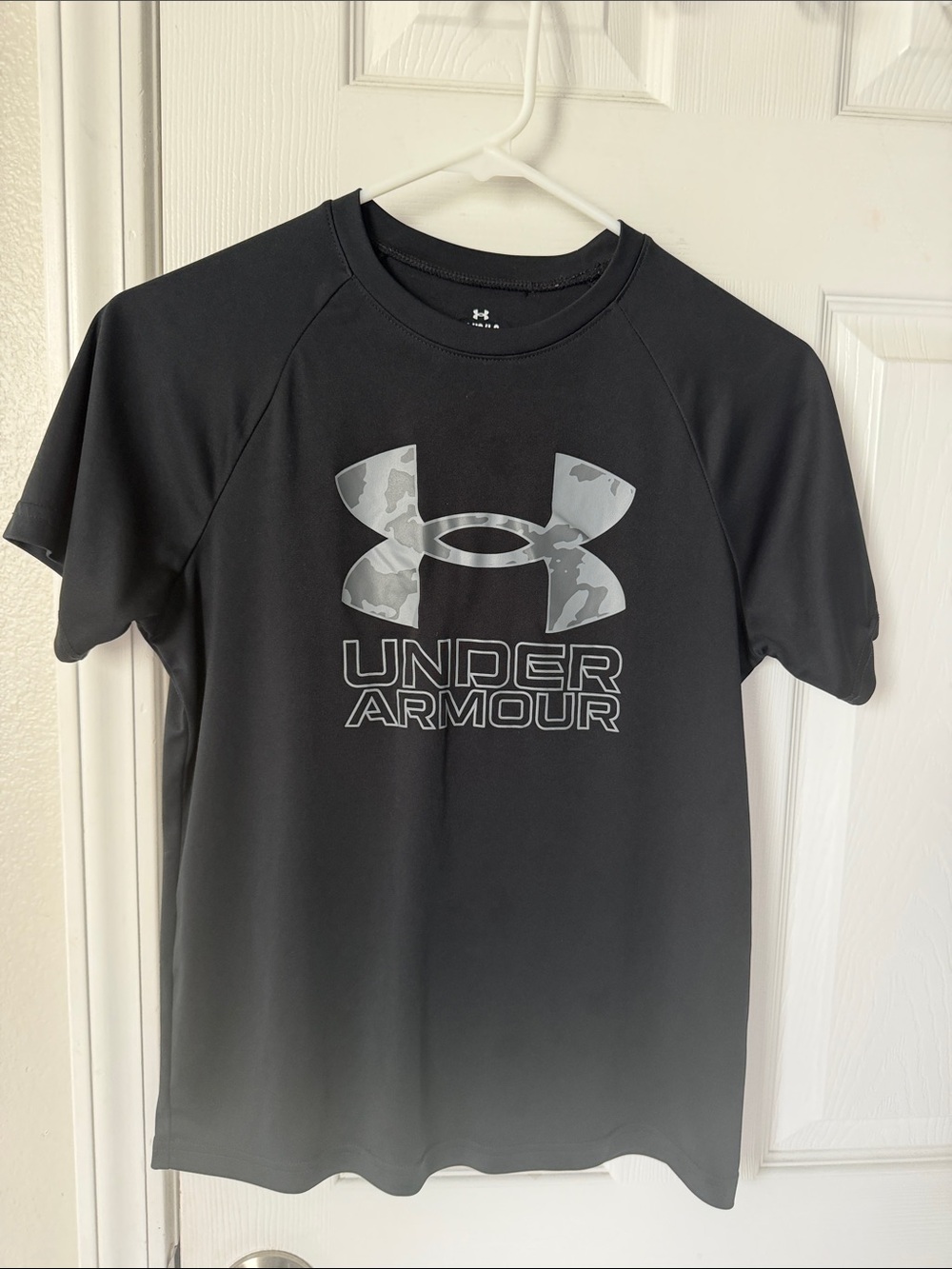 Under Armour Black Short-Sleeve Performance Tee with Gray Camo Logo